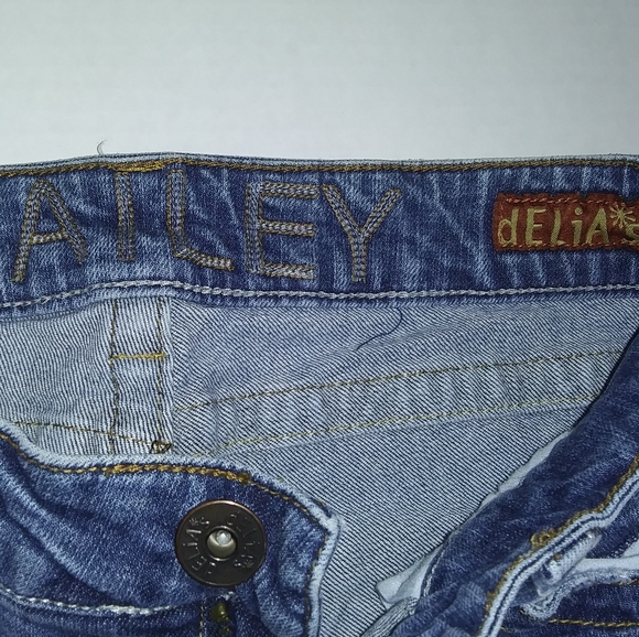 Delias Jeans Bailey. Low Rise Flare.Size 1/2S. - Picture 5 of 8